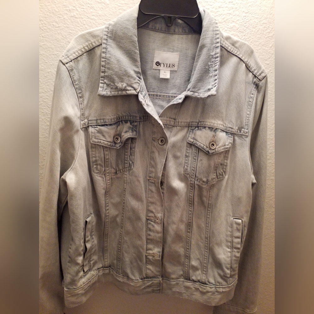 Light distressed Jean jacket